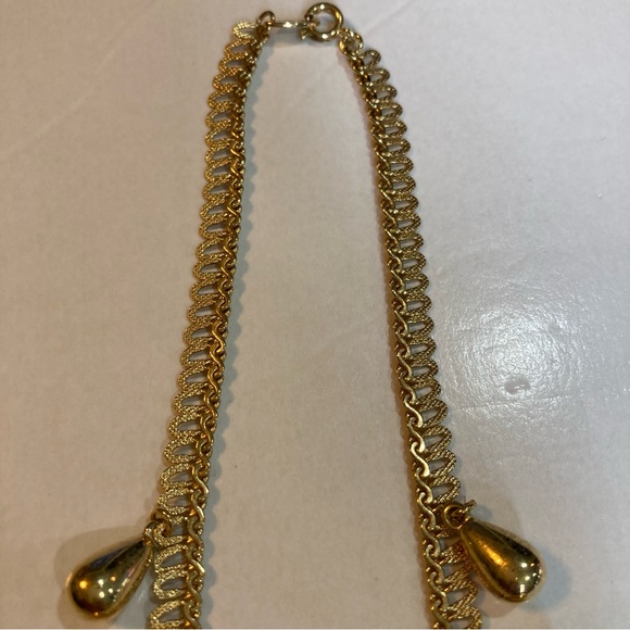 Trifari TM Gold Tone Teardrop Necklace. Late 1980’s-1999. - Picture 4 of 7